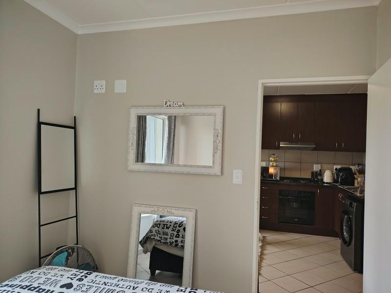 To Let 2 Bedroom Property for Rent in Buhrein Western Cape